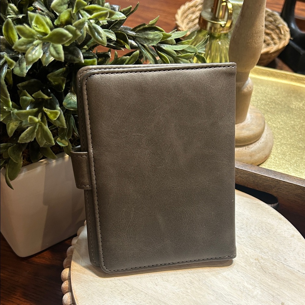 Gray United States of America Passport Holder - Picture 3 of 5